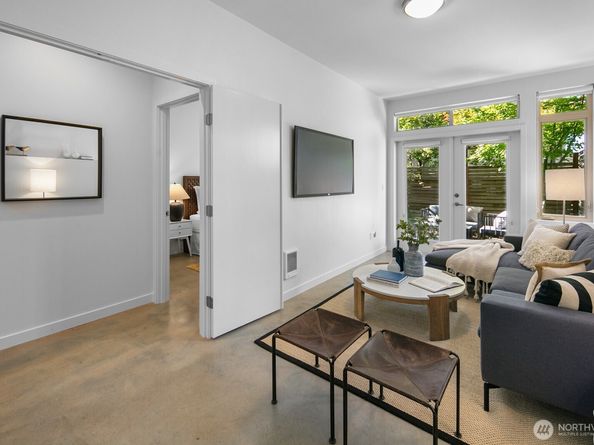 2808 14th Avenue W B, Seattle WA 98119