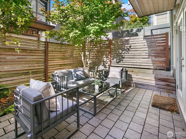 2808 14th Avenue W B, Seattle WA 98119