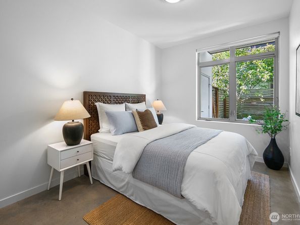 2808 14th Avenue W B, Seattle WA 98119