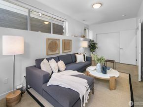 2808 14th Avenue W B, Seattle WA 98119