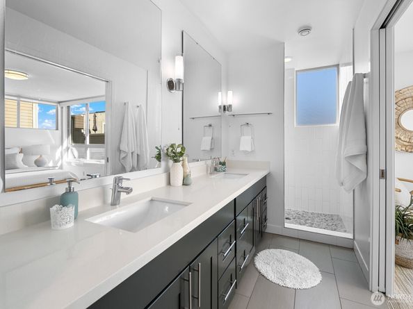 2808 14th Avenue W B, Seattle WA 98119