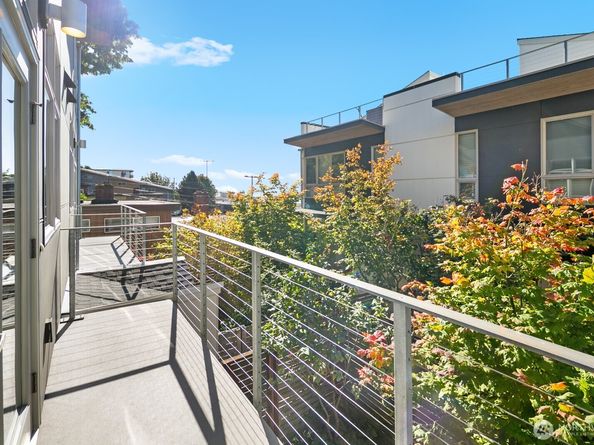 2808 14th Avenue W B, Seattle WA 98119