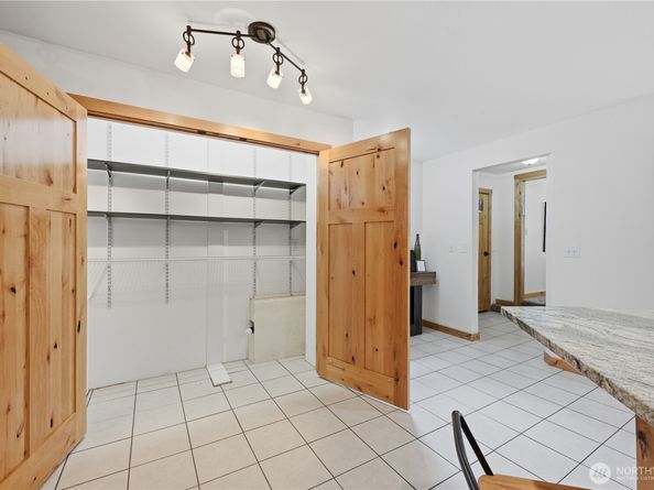 2482 NE 183rd Lane, Shoreline WA 98155