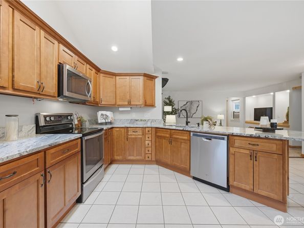 2482 NE 183rd Lane, Shoreline WA 98155