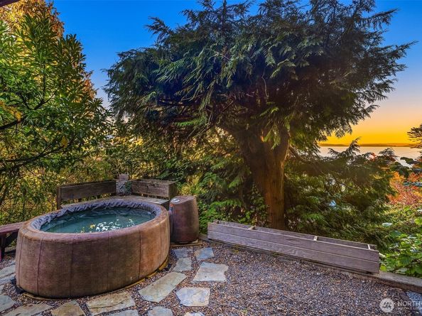 2660 SW 172nd Street, Burien WA 98166