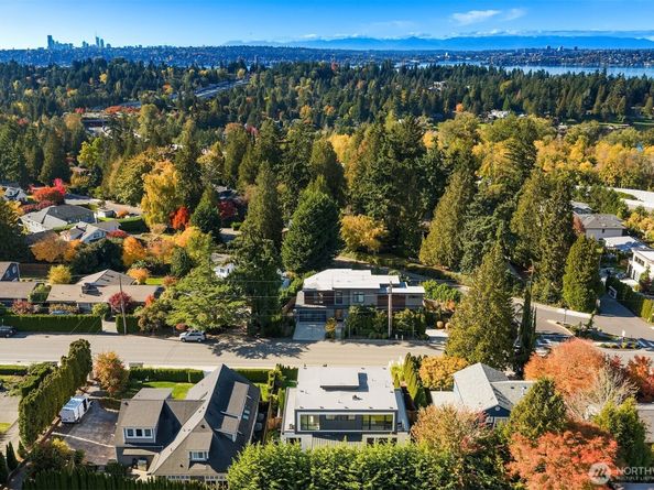 3108 92nd Avenue NE, Clyde Hill WA 98004