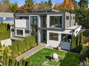 3108 92nd Avenue NE, Clyde Hill WA 98004