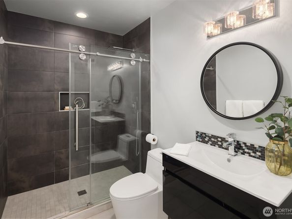 3108 92nd Avenue NE, Clyde Hill WA 98004