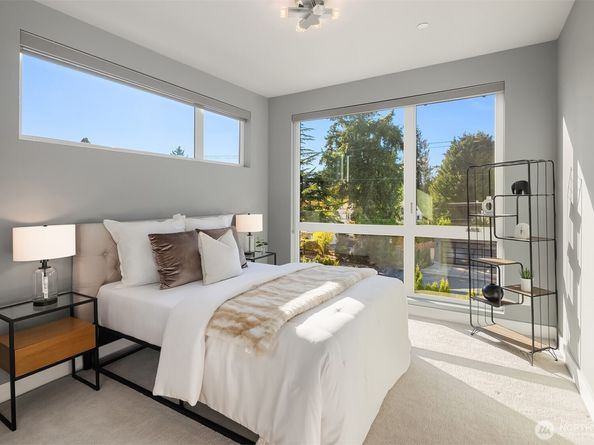 3108 92nd Avenue NE, Clyde Hill WA 98004