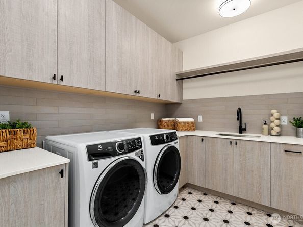 1004 166th Place NE, Bellevue WA 98008