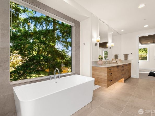 1004 166th Place NE, Bellevue WA 98008