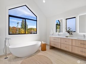 2515 35th Avenue W, Seattle WA 98199