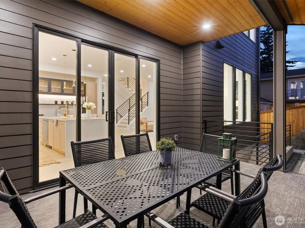 2515 35th Avenue W, Seattle WA 98199