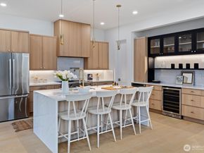 2515 35th Avenue W, Seattle WA 98199