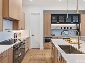 2515 35th Avenue W, Seattle WA 98199