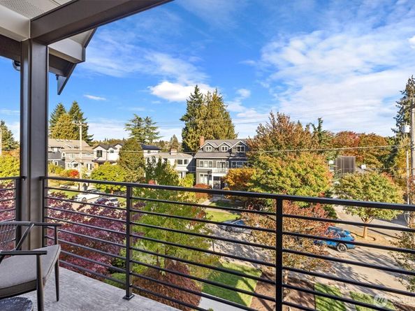 2515 35th Avenue W, Seattle WA 98199