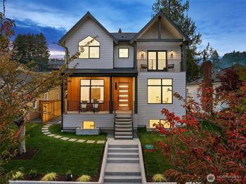 2515 35th Avenue W