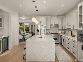 419 14th Avenue W, Kirkland WA 98033