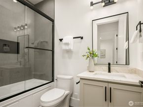 419 14th Avenue W, Kirkland WA 98033