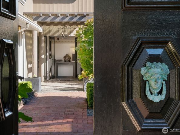 2124 Broadmoor Drive E, Seattle WA 98112