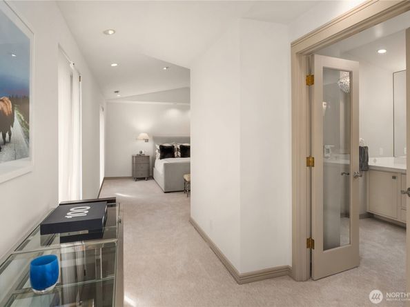 2124 Broadmoor Drive E, Seattle WA 98112