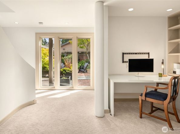 2124 Broadmoor Drive E, Seattle WA 98112