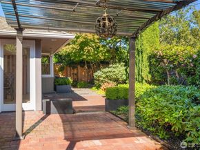 2124 Broadmoor Drive E, Seattle WA 98112