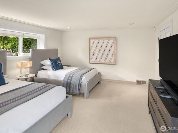 2124 Broadmoor Drive E, Seattle WA 98112