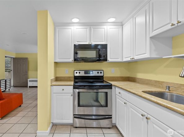 4525 S Henderson Street 103, Seattle WA 98118
