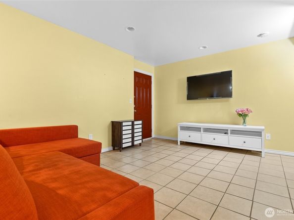 4525 S Henderson Street 103, Seattle WA 98118