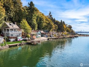 27704 Manzanita Beach Road SW, Vashon WA 98070
