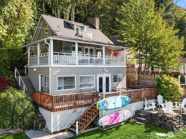 27704 Manzanita Beach Road SW, Vashon WA 98070