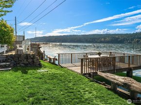 27704 Manzanita Beach Road SW, Vashon WA 98070