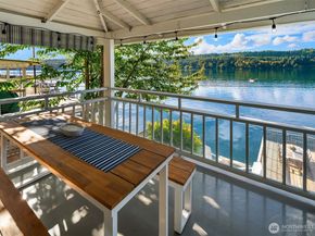27704 Manzanita Beach Road SW, Vashon WA 98070