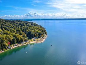 27704 Manzanita Beach Road SW, Vashon WA 98070