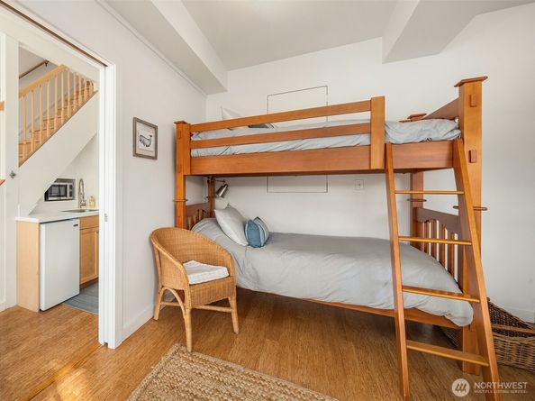 27704 Manzanita Beach Road SW, Vashon WA 98070