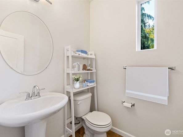 15720 Manor Way F1, Lynnwood WA 98087