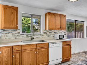20917 59th Place W, Lynnwood WA 98036