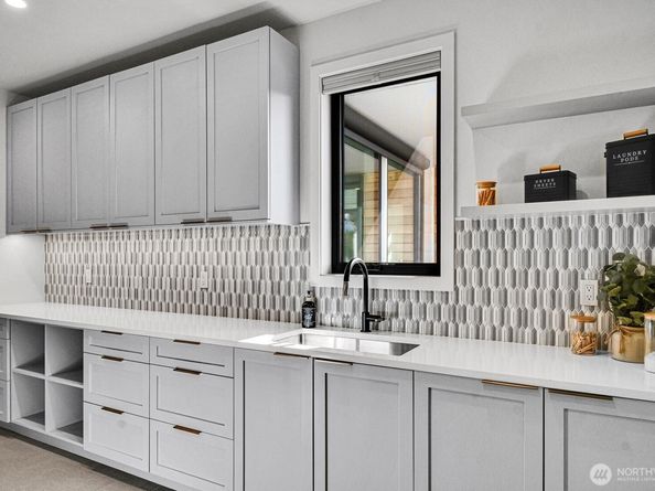 5632 NE 55th Street, Seattle WA 98105