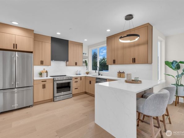 6402 Fauntleroy Way SW, Seattle WA 98136