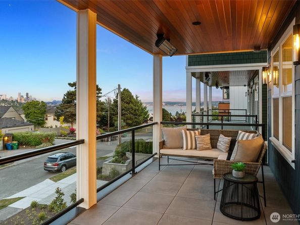 2571 26th Avenue W, Seattle WA 98199