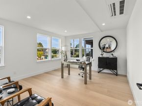 2571 26th Avenue W, Seattle WA 98199