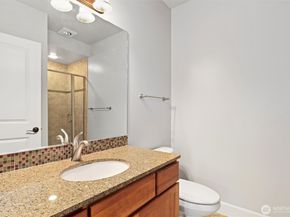 4202 Linden Avenue N, Seattle WA 98103