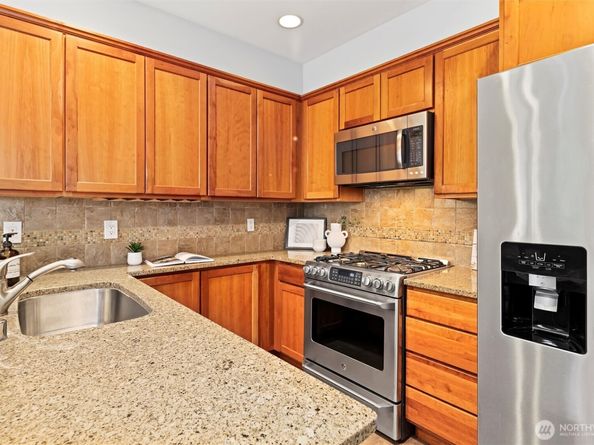 4202 Linden Avenue N, Seattle WA 98103