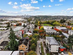 4202 Linden Avenue N, Seattle WA 98103