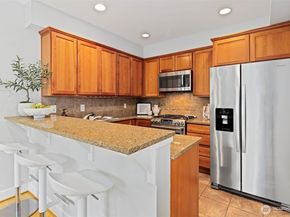 4202 Linden Avenue N, Seattle WA 98103