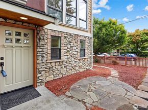 4202 Linden Avenue N, Seattle WA 98103