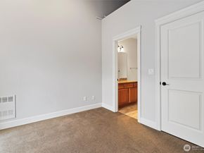4202 Linden Avenue N, Seattle WA 98103