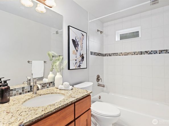 4202 Linden Avenue N, Seattle WA 98103