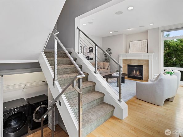 4202 Linden Avenue N, Seattle WA 98103